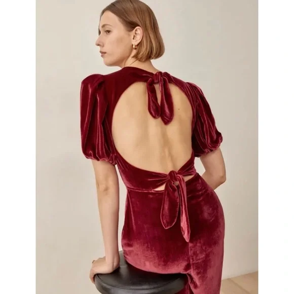 Reformation Livia Velvet dress - Picture 2 of 10